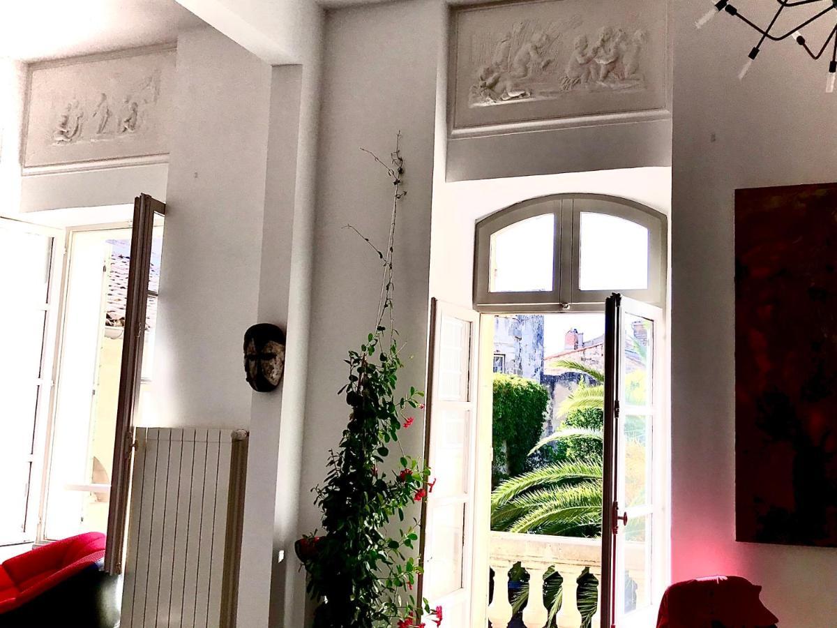 Appartement A La Roquette, Dans L'Hotel De Divonne, Classe. Арль Экстерьер фото