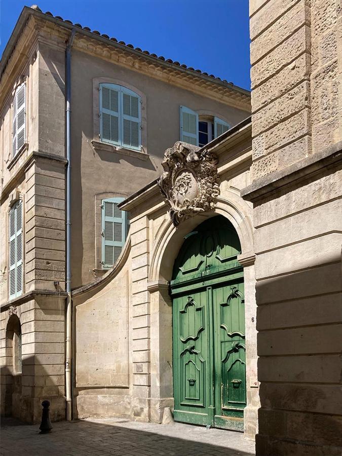 Appartement A La Roquette, Dans L'Hotel De Divonne, Classe. Арль Экстерьер фото